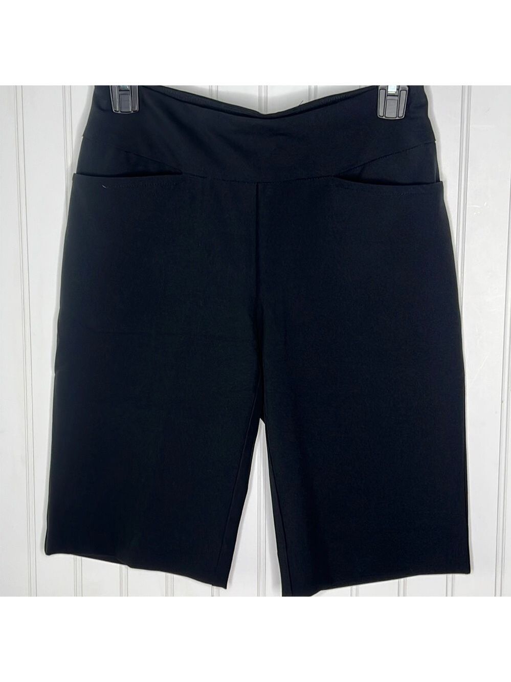 Tail Pull On Golf Bermuda Shorts Size 2